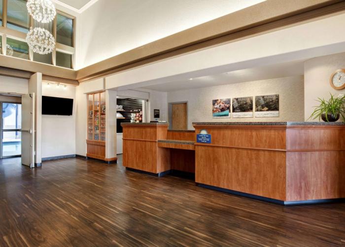 Days Inn by Wyndham Medicine Hat