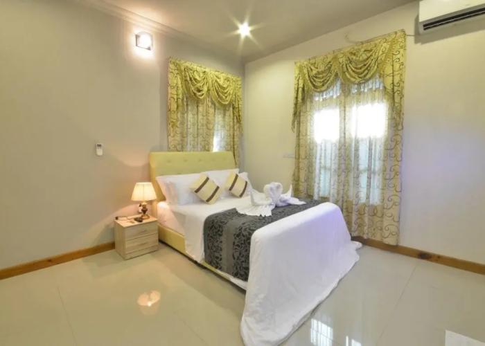 Ukulhas Beach Inn Hotel