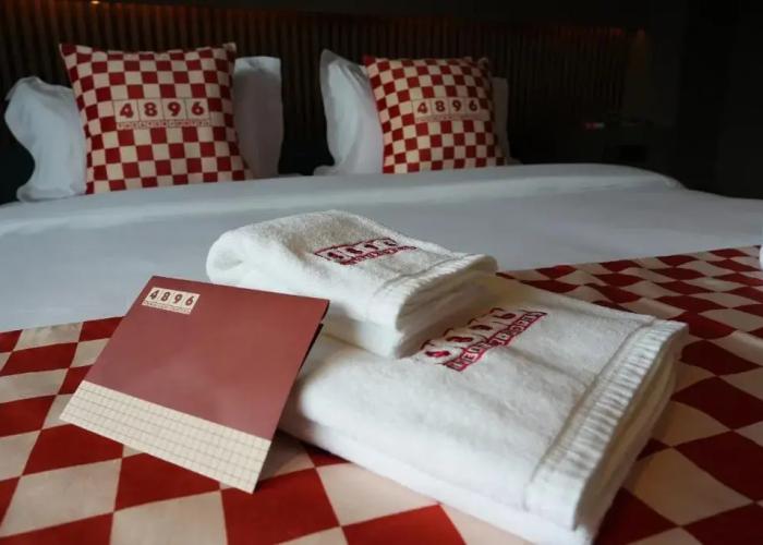 NW 4896 Theater Hotel @ Samnakkham