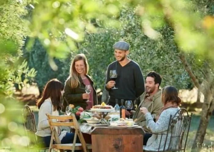 Olio Bello Lakeside Glamping
