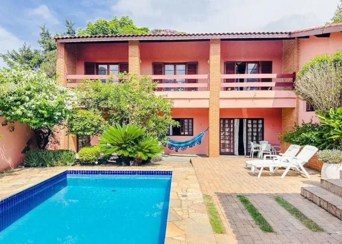 Casa espaçosa na Granja Viana