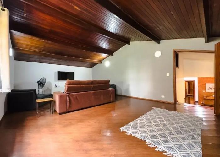 Casa espaçosa na Granja Viana