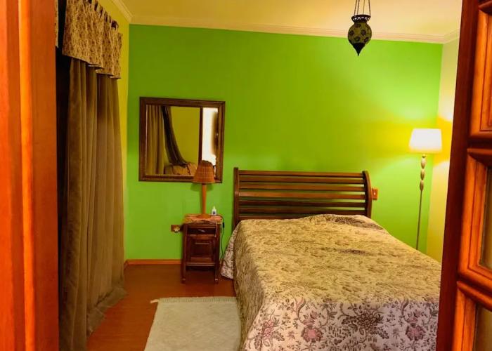Espaço gourmet e home-office na Granja Viana