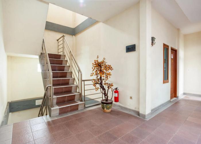 RedDoorz Plus near Universitas Indonesia