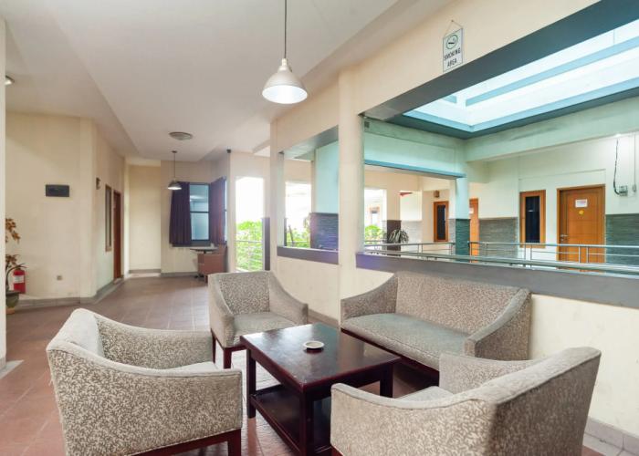 RedDoorz Plus near Universitas Indonesia