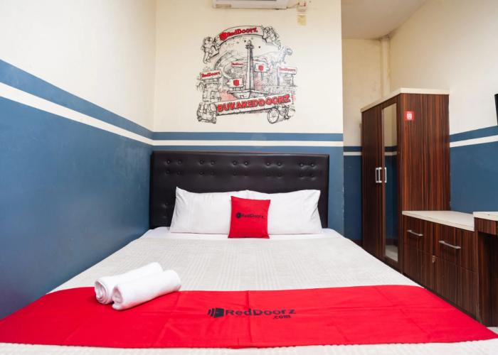 RedDoorz Plus near Universitas Indonesia