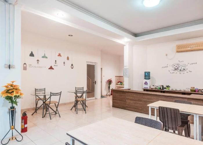 Super OYO 2034 Eden Guest House