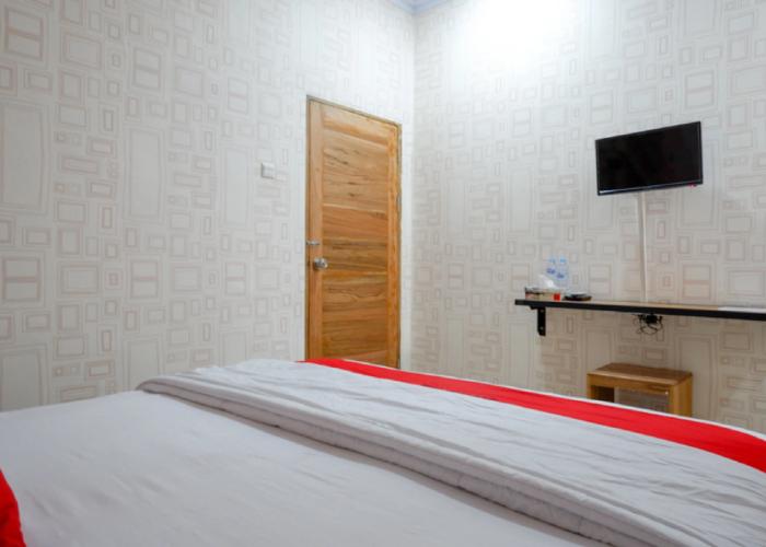 RedDoorz Syariah near Universitas Negeri Gorontalo 2