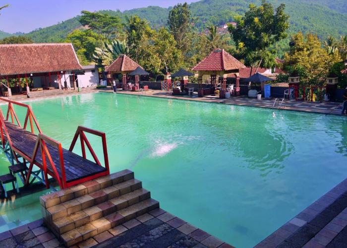 Kampung Pa'go Resort Hotel