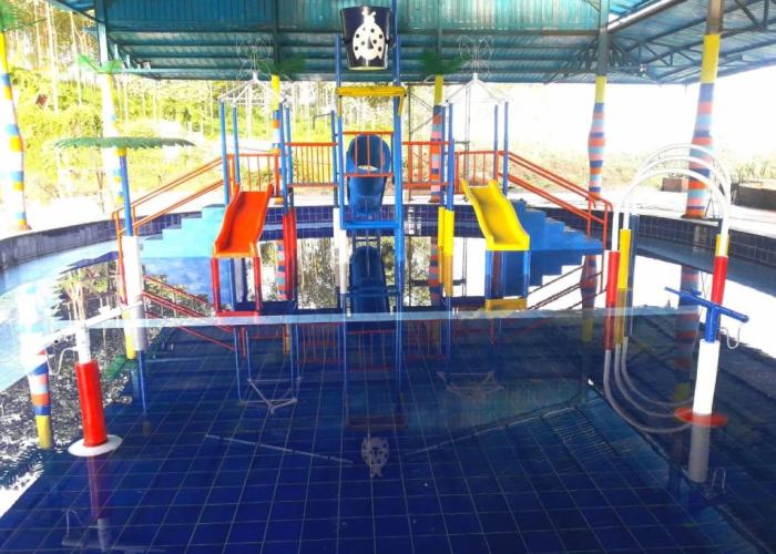Royal Caravan Hotel Trawas
