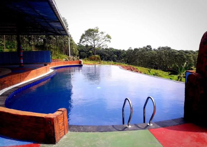 Royal Caravan Hotel Trawas