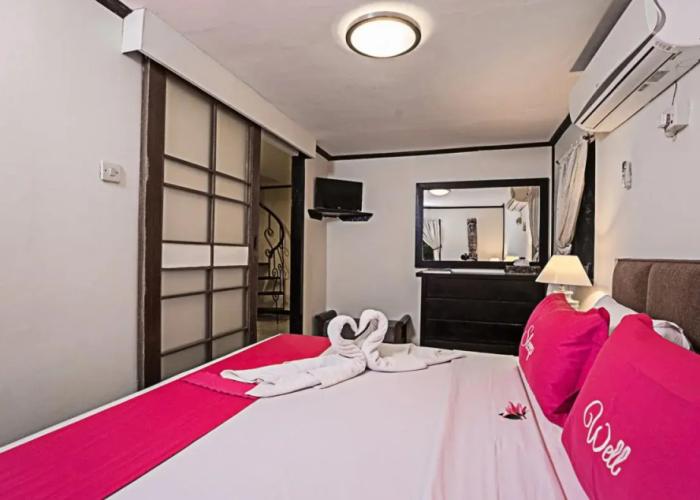 Royal Caravan Hotel Trawas
