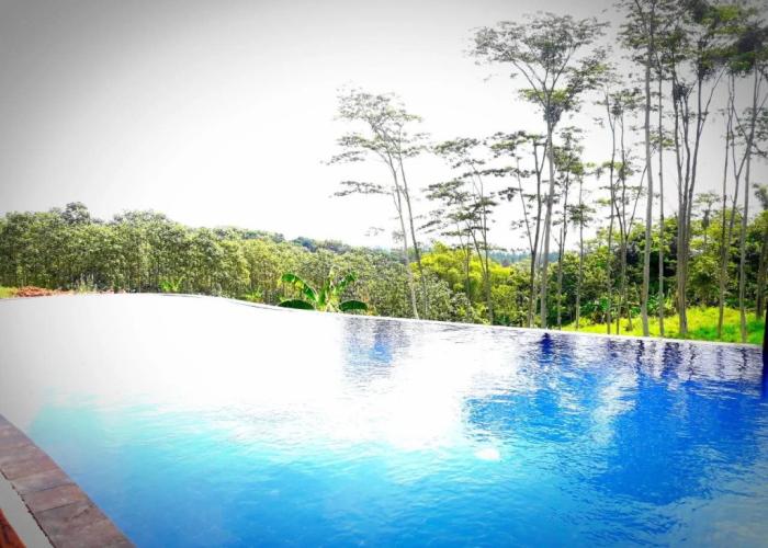 Royal Caravan Hotel Trawas