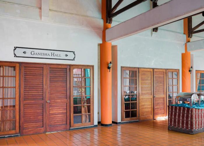 Royal Hotel and Villa Trawas