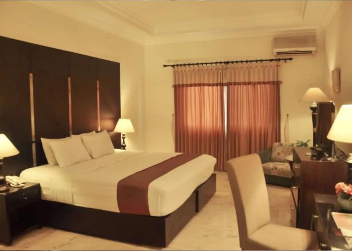 Royal Hotel and Convention Tretes