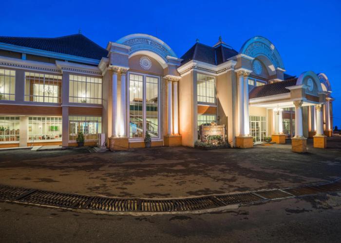 Royal Hotel and Convention Tretes