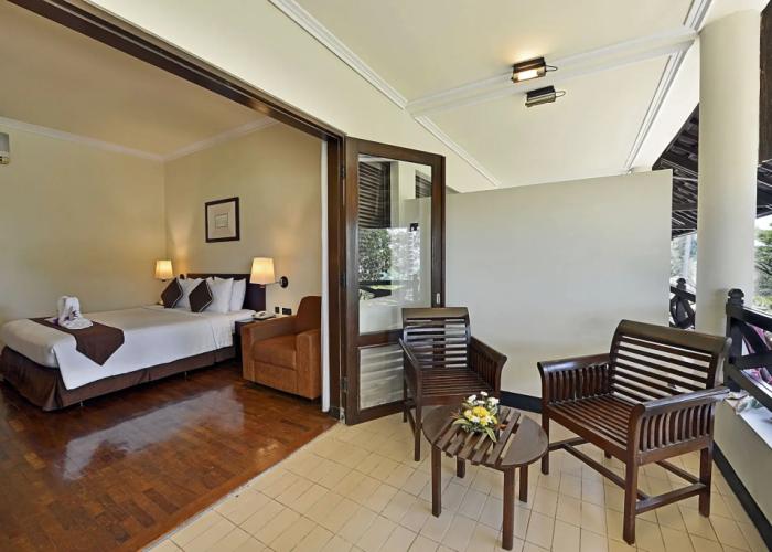 Grand Whiz Hotel Trawas