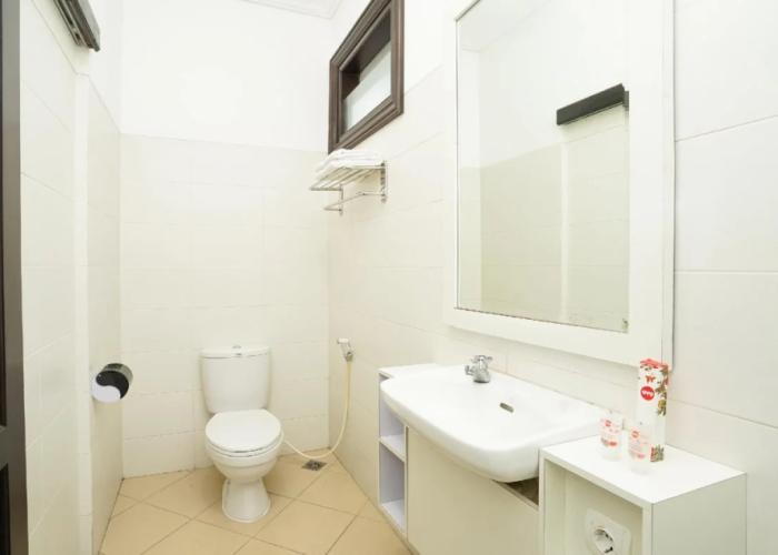 OYO 309 Avila Ketapan Rame Hotel