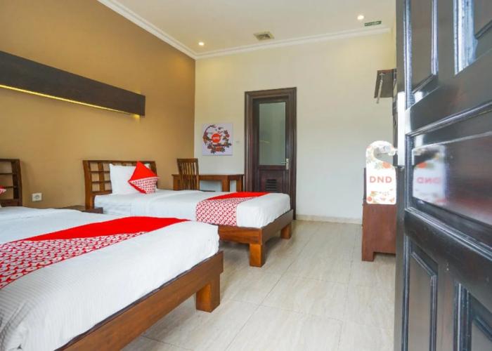 OYO 309 Avila Ketapan Rame Hotel