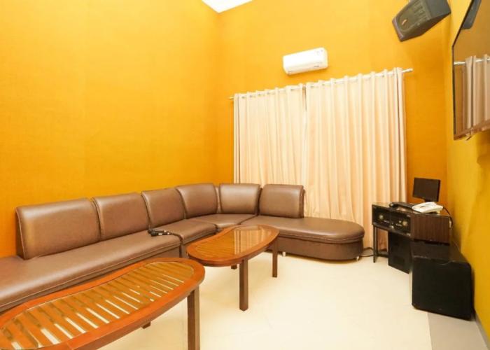 OYO 309 Avila Ketapan Rame Hotel