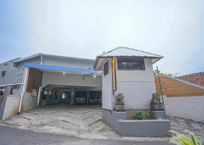 OYO 90132 Lie Mas Hotel