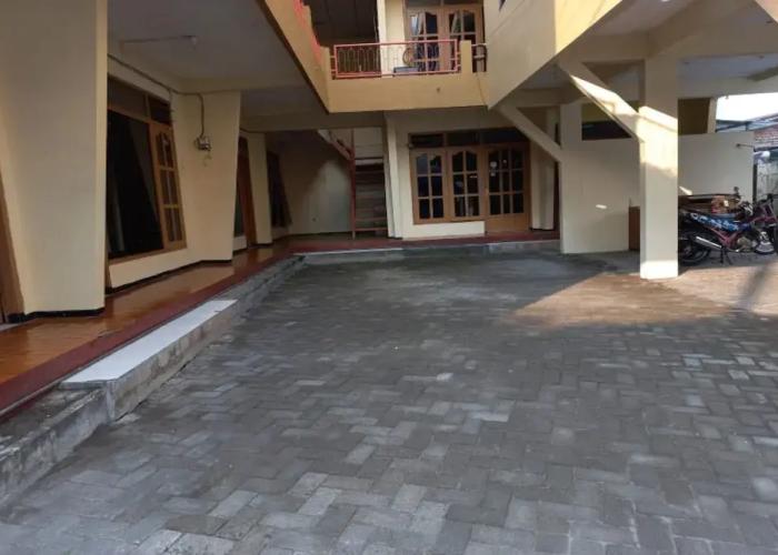 OYO 90757 Am'key Villa Tretes 1
