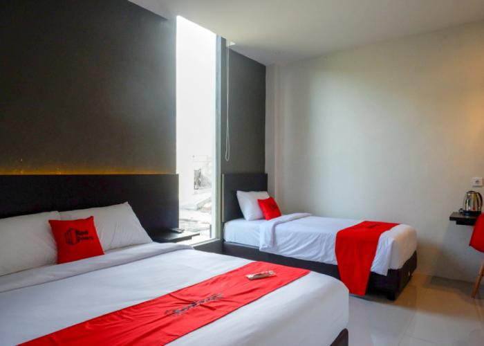 RedDoorz Plus near Solo Baru