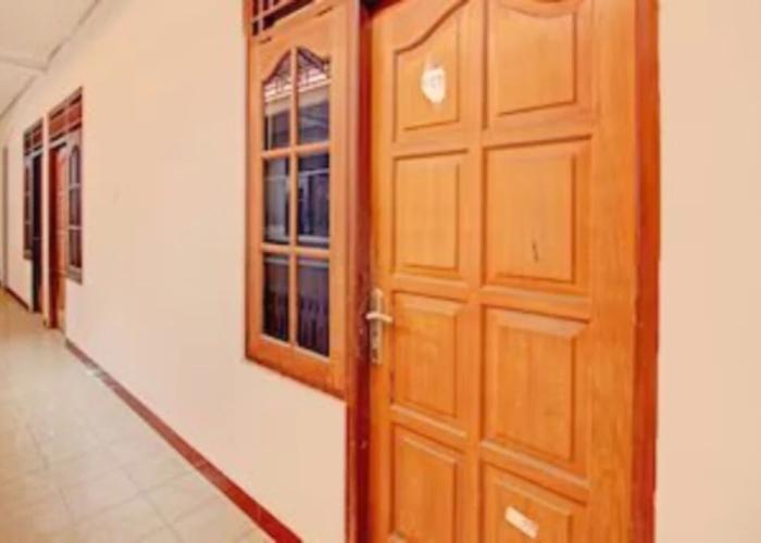 SPOT ON 92434 Puri Kasih Guest House Syariah