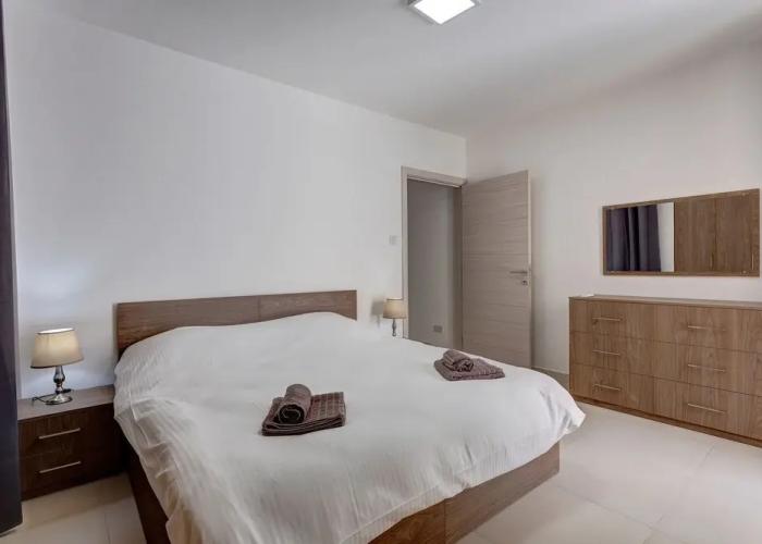 Centric and Modern Apartment Close to Amenities