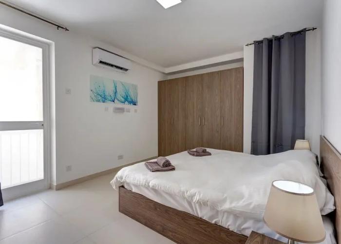 Centric and Modern Apartment Close to Amenities