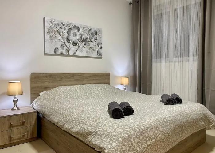Centric and Modern Penthouse Close to Amenities