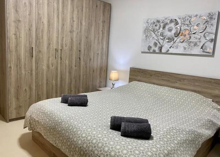 Centric and Modern Penthouse Close to Amenities