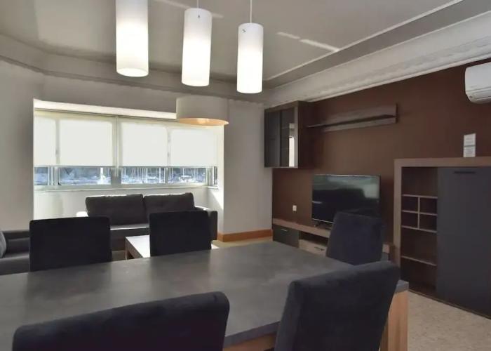 2 Bedroom Central Spacious With Sea Views