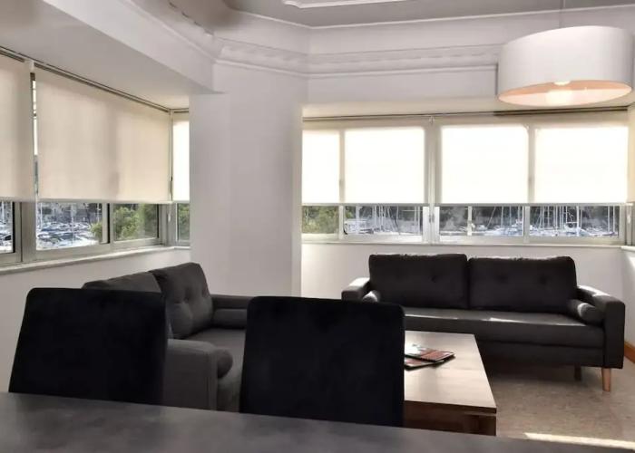2 Bedroom Central Spacious With Sea Views