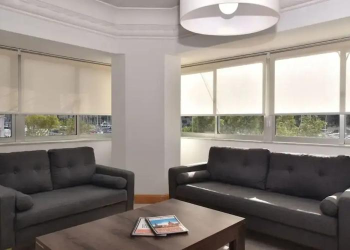 2 Bedroom Central Spacious With Sea Views