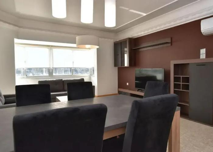 2 Bedroom Central Spacious With Sea Views