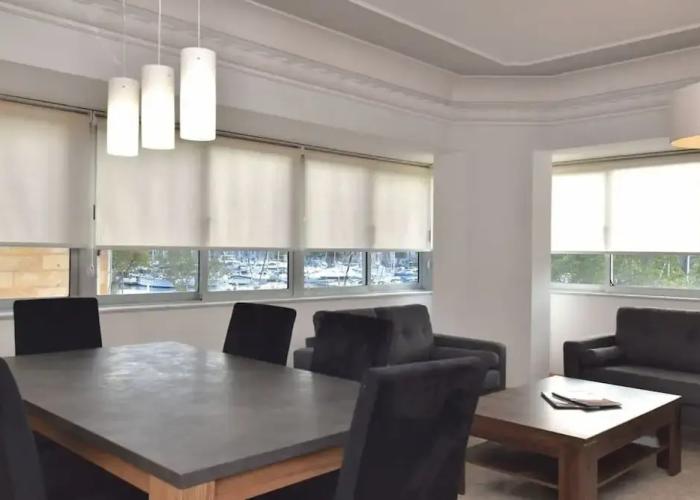 2 Bedroom Central Spacious With Sea Views