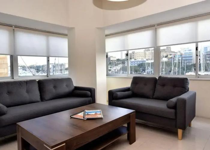 Bright Spacious 2 Bedroom With Marina View