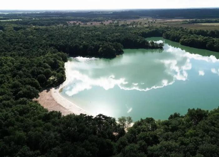 Detached Villa With Washing Machine, Around a Lake Area