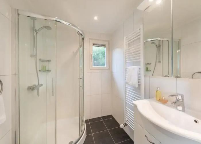 Well Furnished Mobile Home with Dishwasher near Water