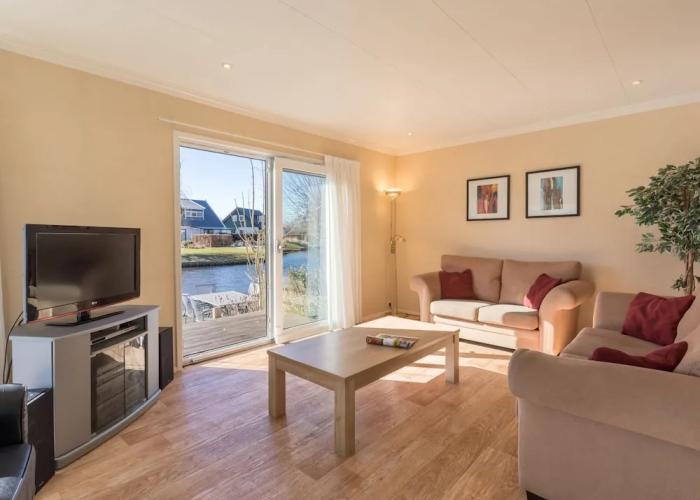 Detached Villa With Washing Machine, Around a Lake Area