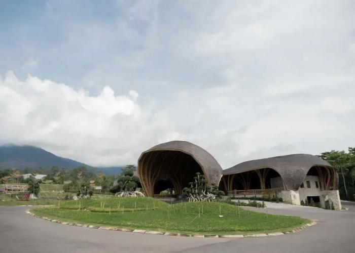 The Hill Hotel & Resort Sibolangit