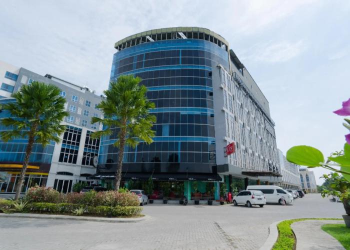 The Crew Hotel Kualanamu International Airport