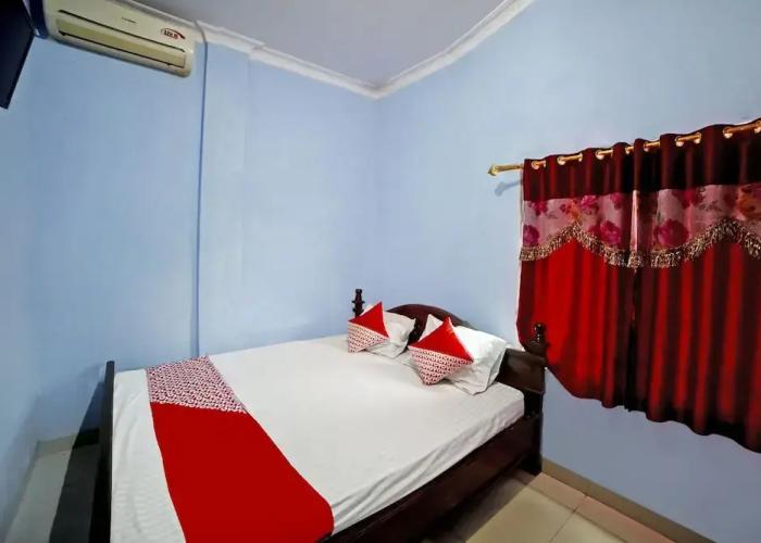 OYO 90922 Gurusinga Guesthouse