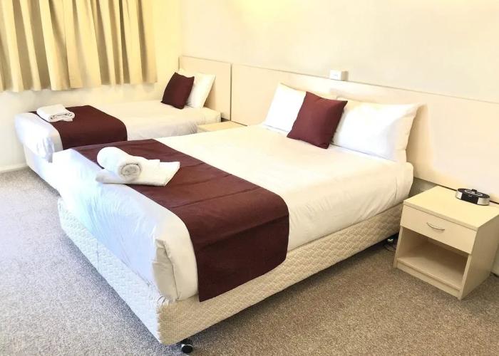 Overlander Motor Lodge