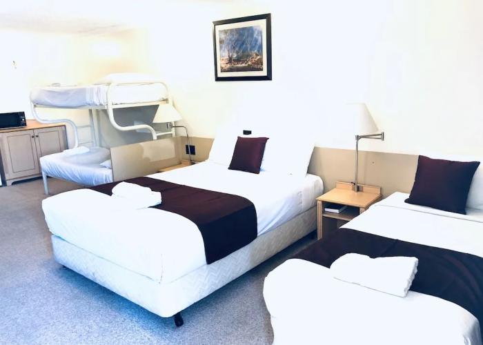 Overlander Motor Lodge