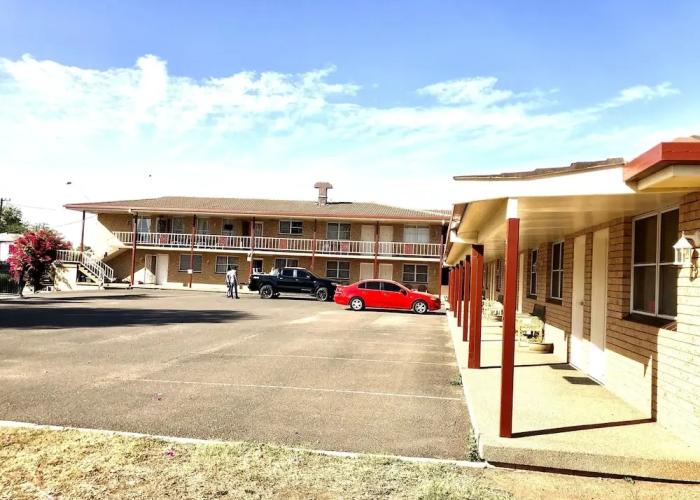 Overlander Motor Lodge