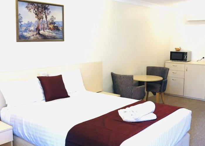 Overlander Motor Lodge
