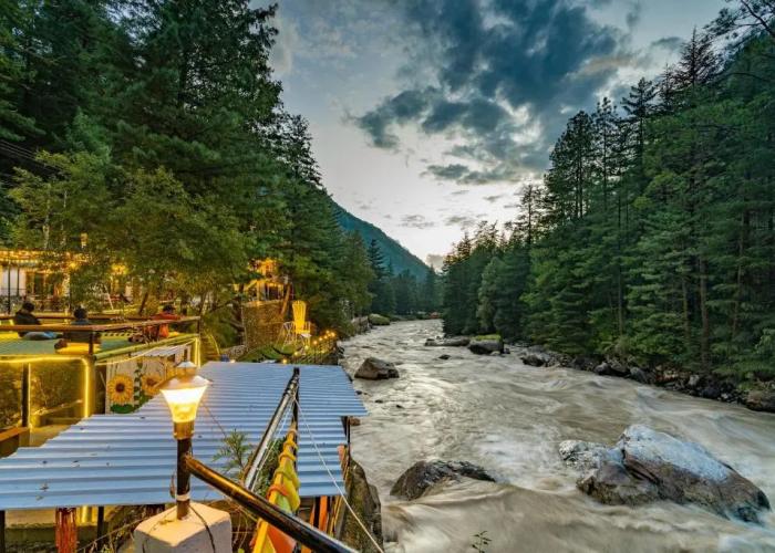 The Hosteller Kasol Riverside