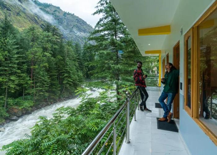 The Hosteller Kasol Riverside
